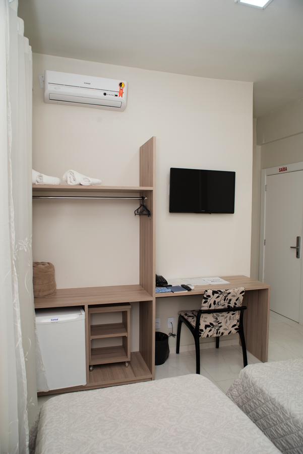 Quarto Duplo com Cama de Casal
